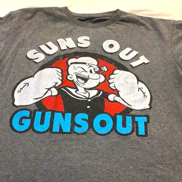 ๐๐๐๐ฝ๐๐ฝ Suns Out Guns Out Popeye Tshirt - Picture 1 of 4